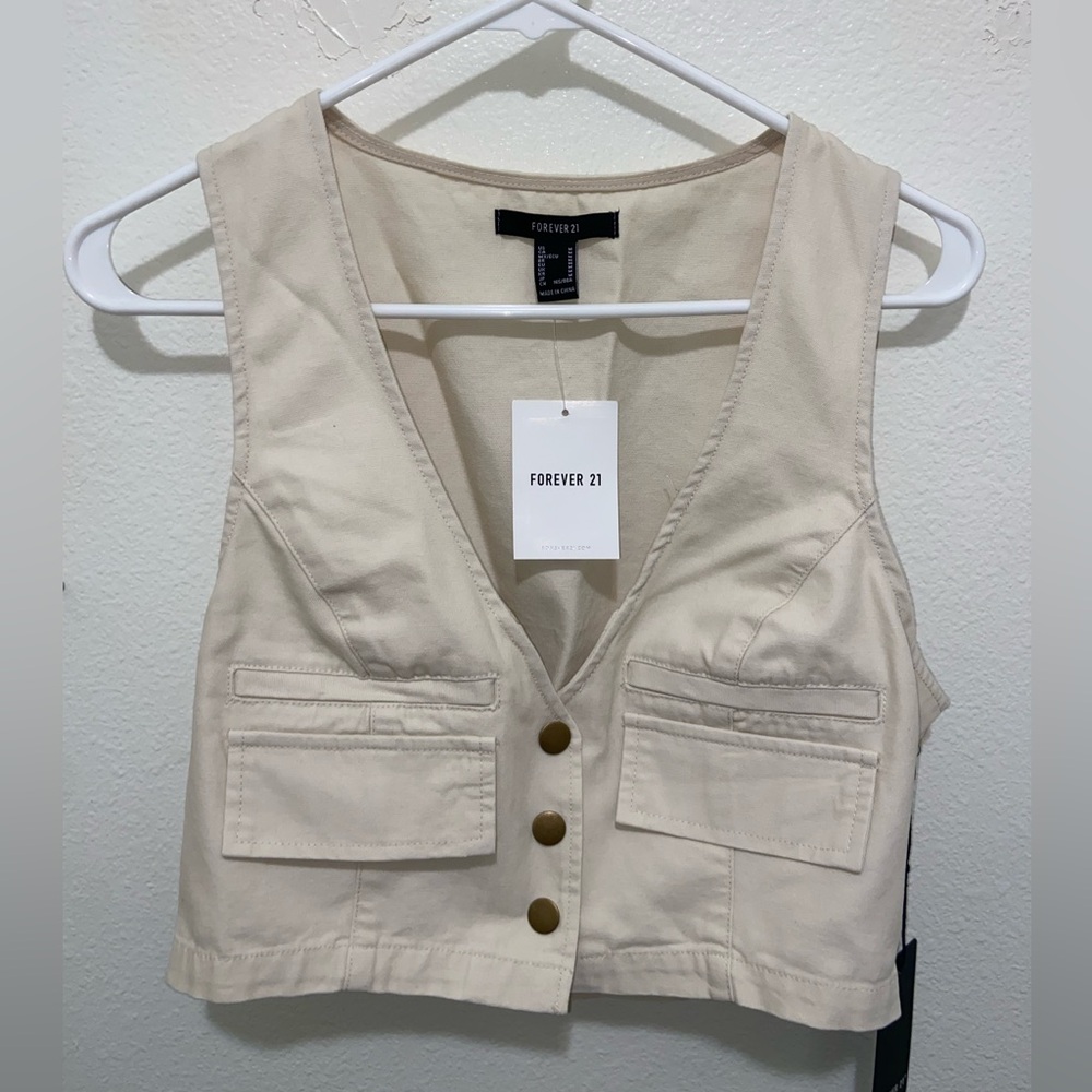 NWT Size M Forever 21 Tan/Taupe Sleeveless Vest